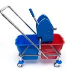 Úklidový vozík na kolečkách z pochrom. oceli, vědra 2x17l,  vodítko, ždímač SPL,přepážka